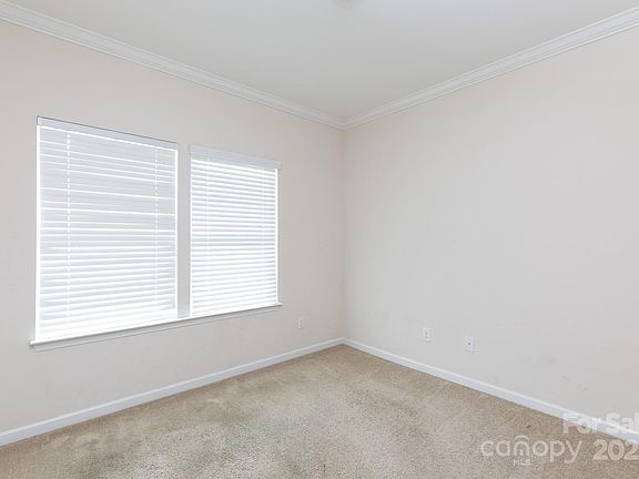 2nd image of 1148 Bannockburn Ave