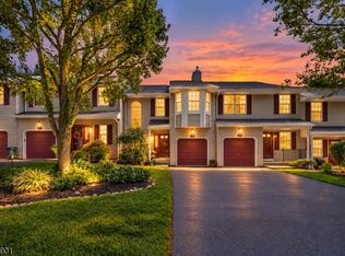 18 Pinehurst Dr, Washington, NJ 07882