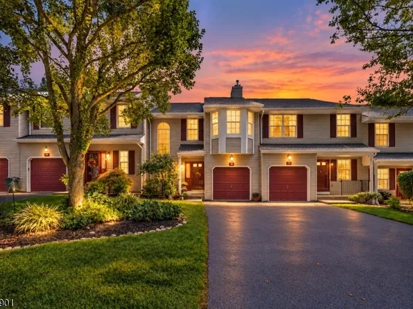 18 Pinehurst Dr, Washington Twp., NJ 07882