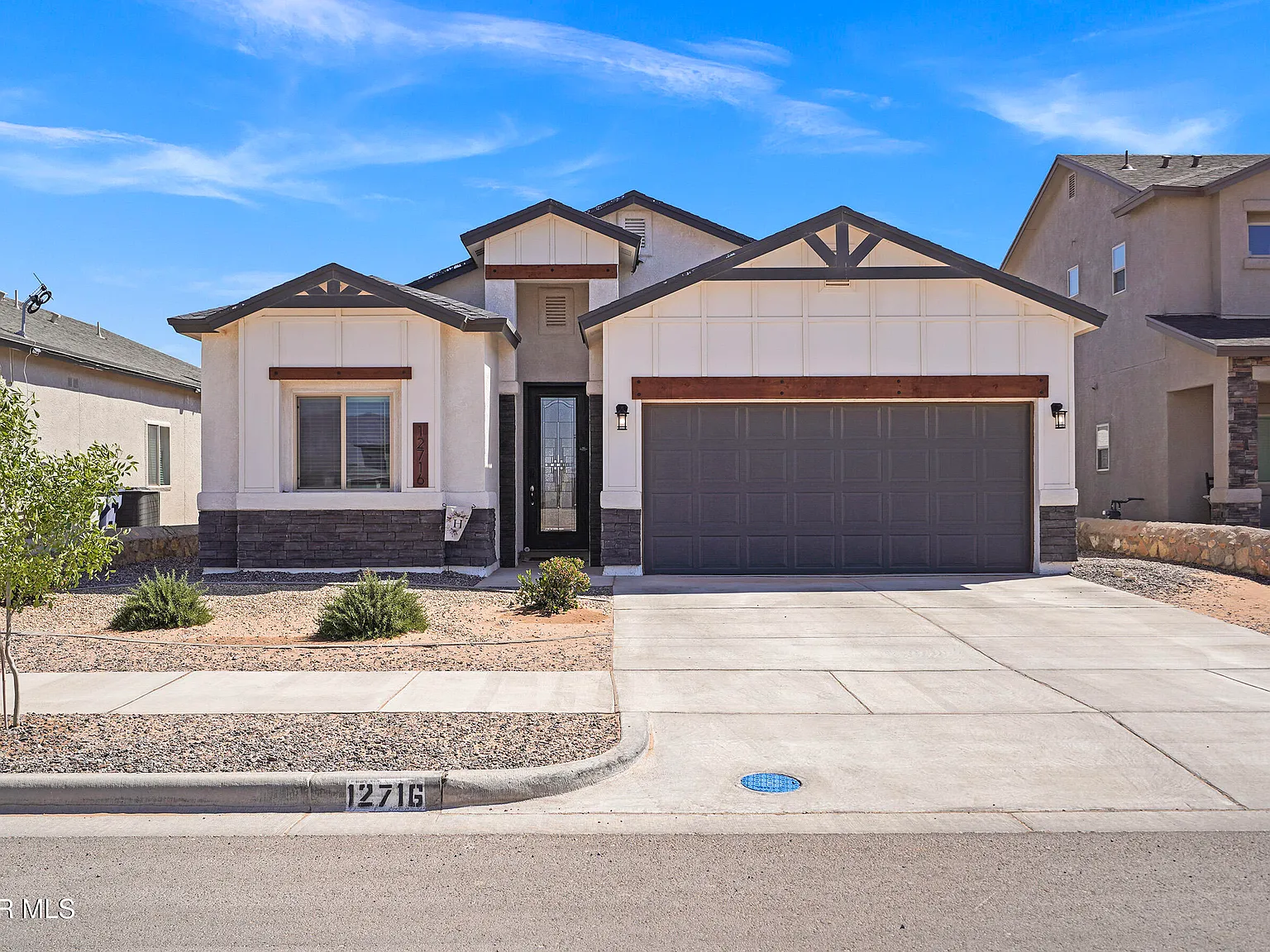 4 bed, 2.5 bath, 1805 sqft, $2,100 — Photo 1
