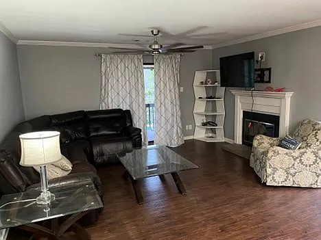 1100 Woodlawn Ave #D16 — Photo 6
