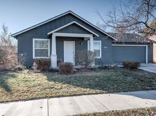 3346 SW Juniper Ave, Redmond, OR 97756