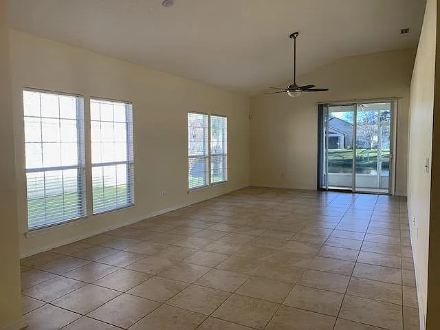 3 bed, 1616 sqft, $2,495 — Photo 2