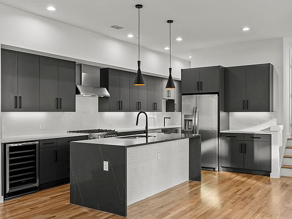 5th image of 3608 San Jacinto St #104