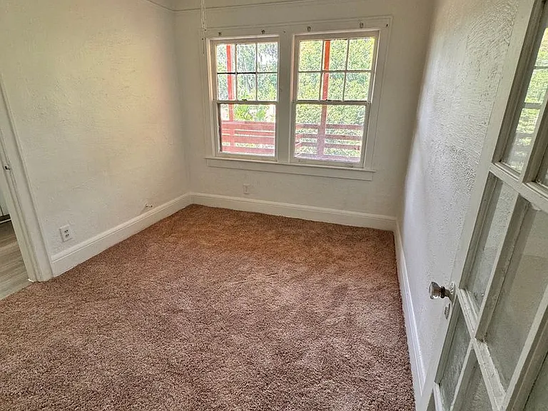 214 Fremont Ave — Photo 6