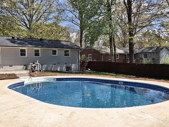 4th image of 1309 Lynhurst Dr