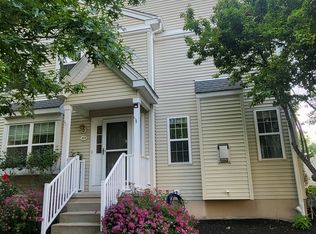 284 Flagstone Rd, Chester Springs, PA 19425