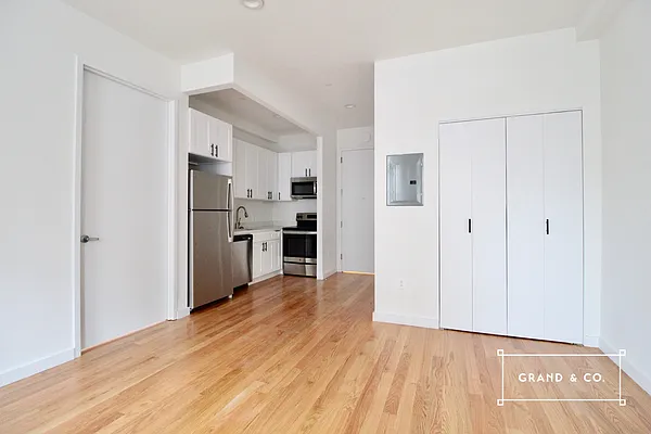 Rented by Grand & Co. | media 2