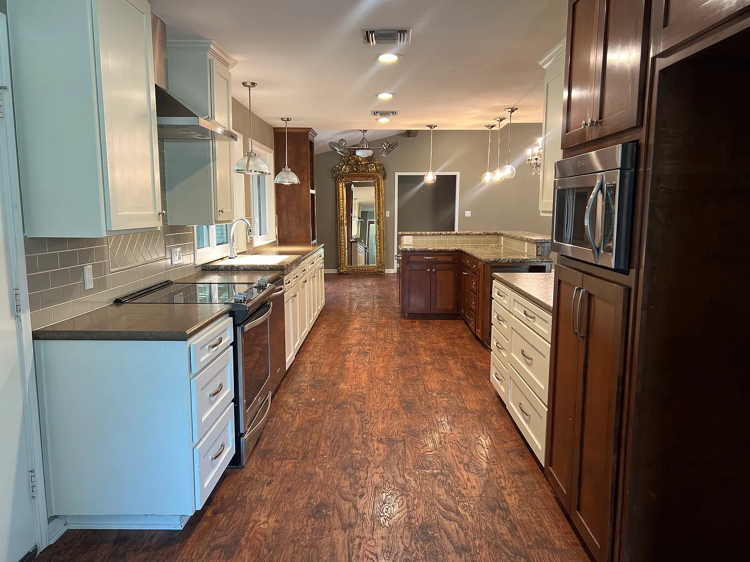 3 bed, 2107 sqft, $2,500 — Photo 3
