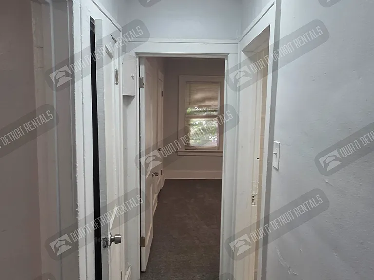 2498 Glendale St — Photo 13