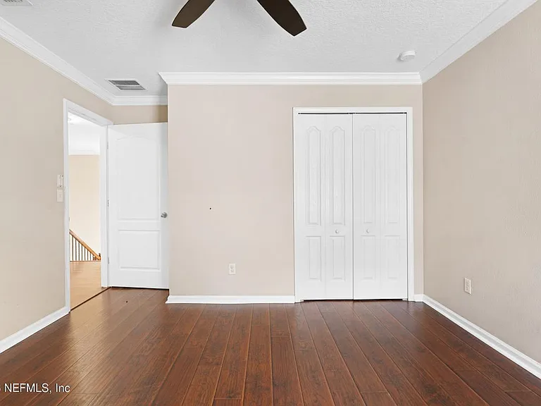 352 Silver Glen Ave — Photo 17