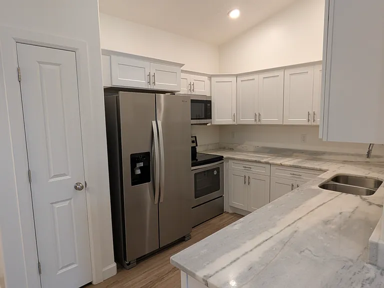 344 S 740 W #302 — Photo 1