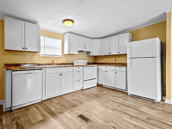 5th image of 2789 Avondale St