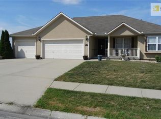 702 NW Meadow Rd, Grain Valley, MO 64029