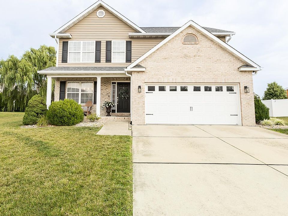 1st image of 209 Ashford Dr