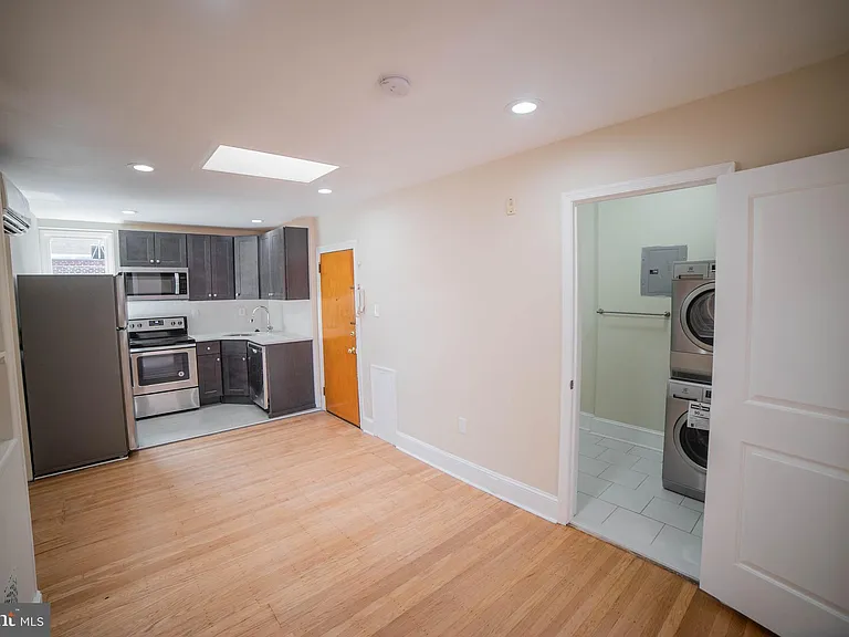257 S 21st St #3F — Photo 5