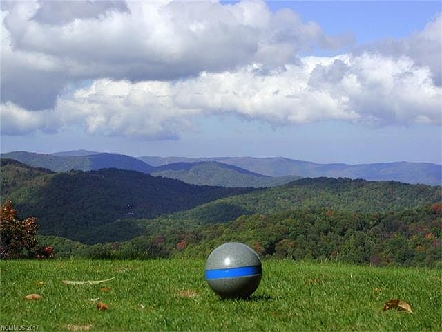 2nd image of 304 Hampton Gap Rd