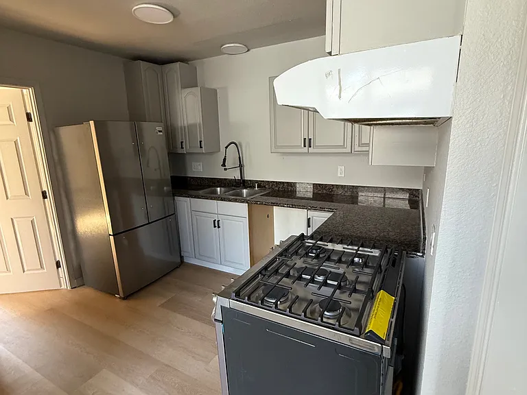 2635 Alhambra Ave — Photo 5