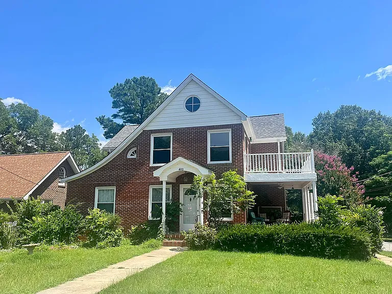 400 Wiley Ave #B — Photo 2