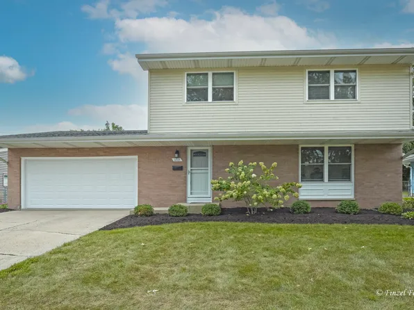 1713 Oak St, Saint Charles, IL 60174