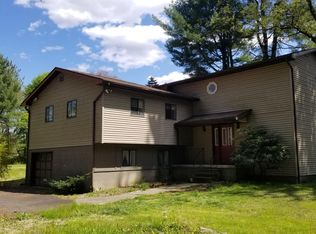 108 Stillmeadow Ln, Stroudsburg, PA 18360