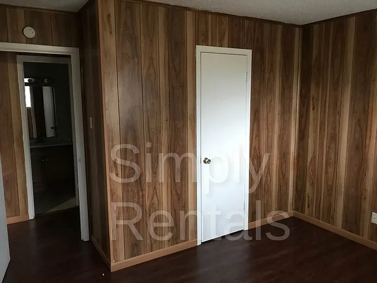 409 Maple St — Photo 24