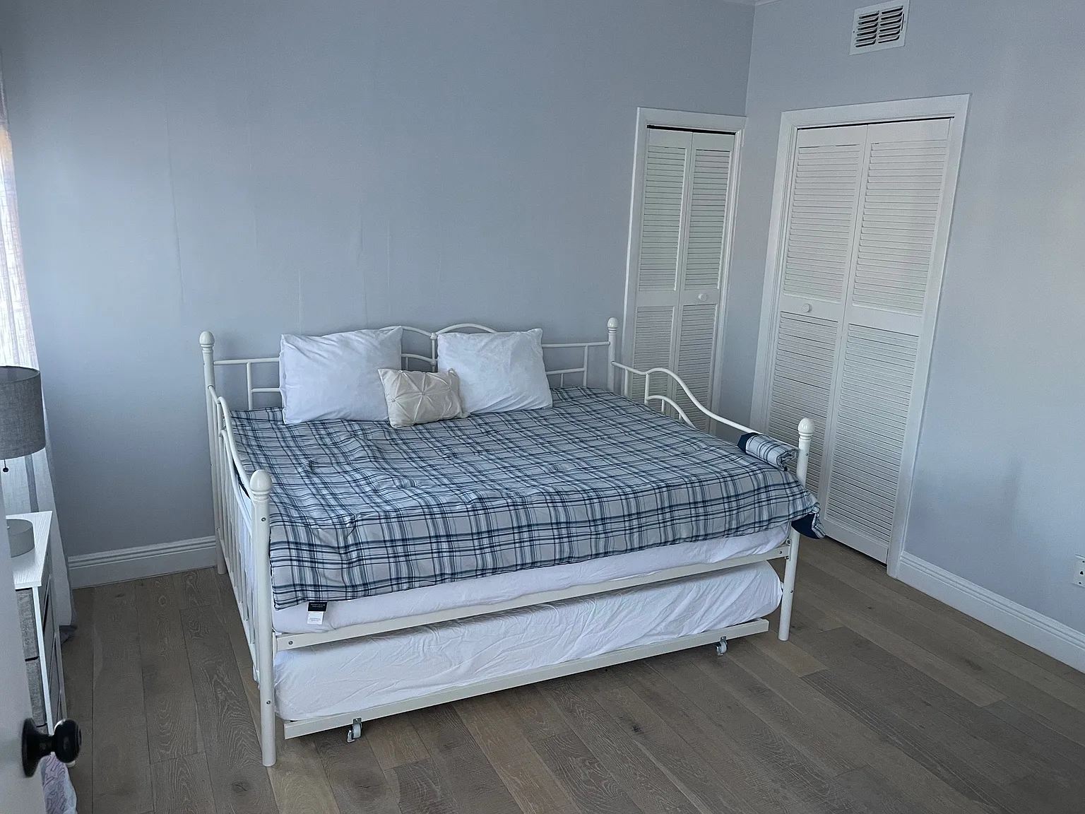 2 bed, 1060 sqft, $2,200 — Photo 2