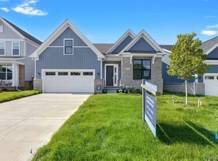 7707 Larchwood Dr, West Bloomfield, MI
