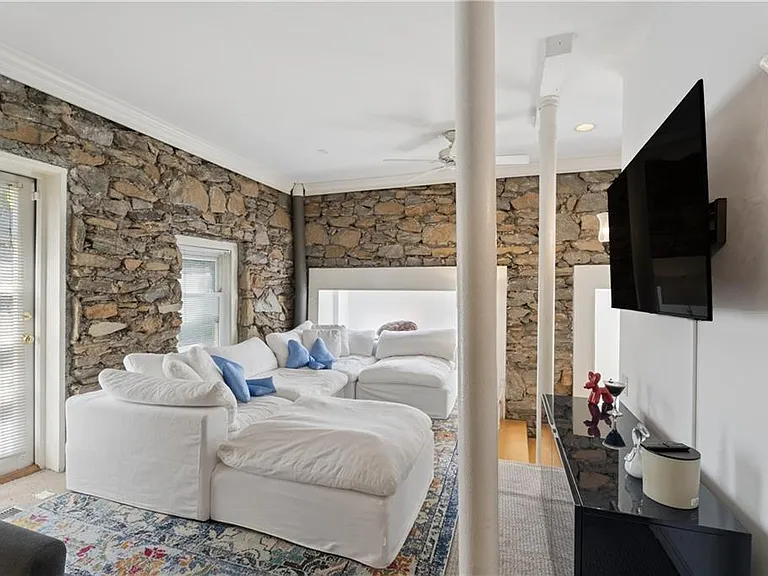 11 Polo Dr NE — Photo 10