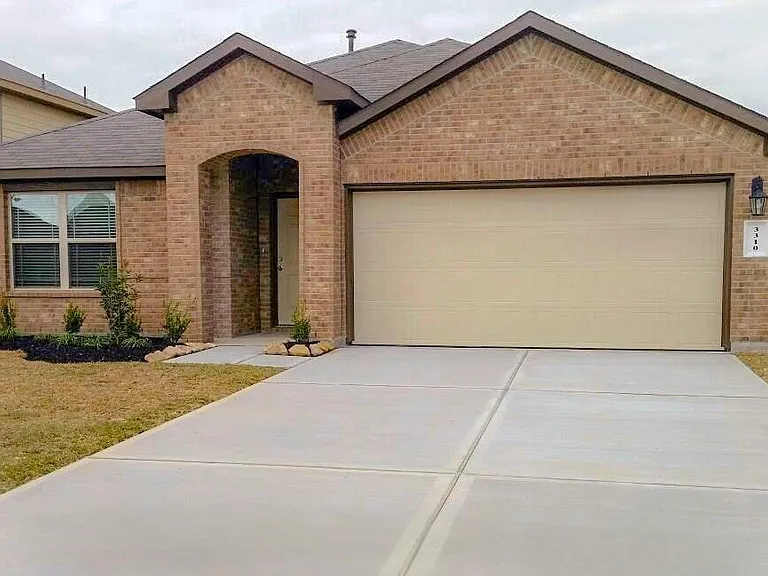 3310 McDonough Way — Photo 1