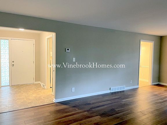 3rd image of 1414 N Euclid Ave