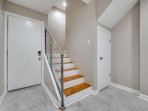 4th image of 4130 Newton Ave APT A