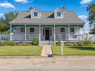 811 E Hempstead St, Giddings, TX 78942