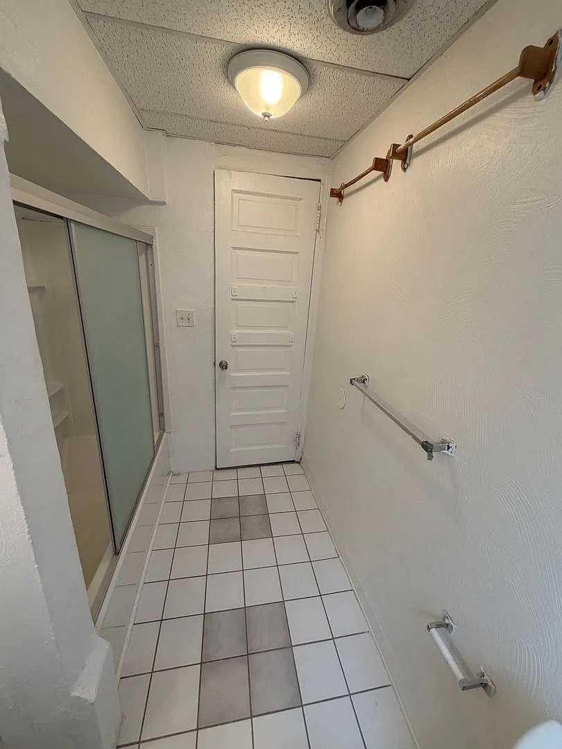 222 N.Craig St. — Photo 2