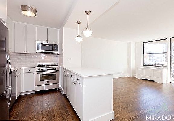 4th image of 330 E 39th St #26A***