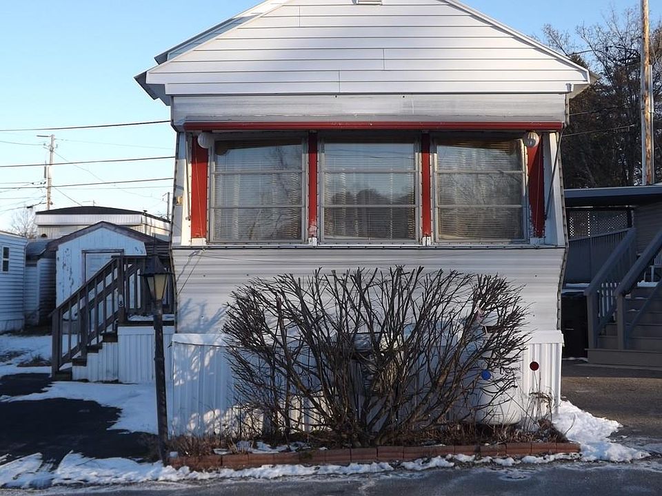 1st image of 278 Newbury St Lot 18