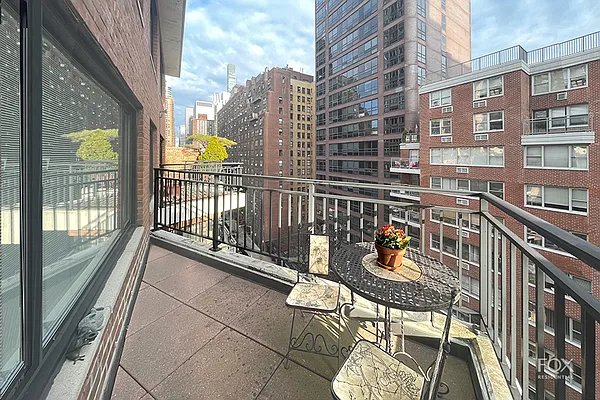 Sold by Fox Residential Group | media 17