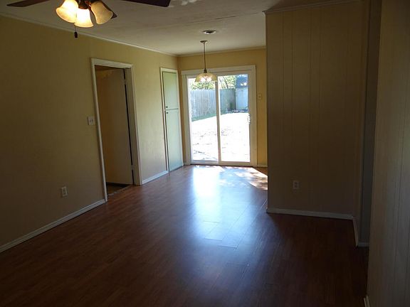 3rd image of 1004 E H St
