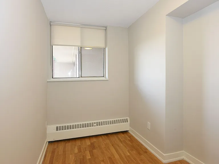 230 Oak St — Photo 38
