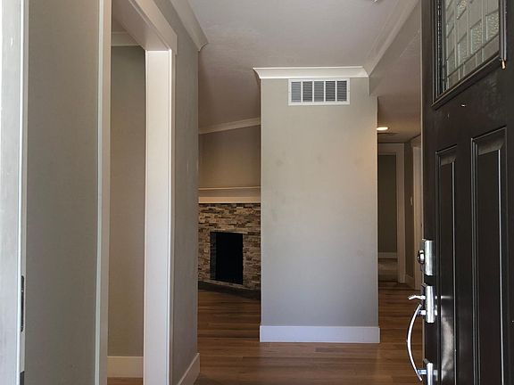 5th image of 1471 De Tracey St