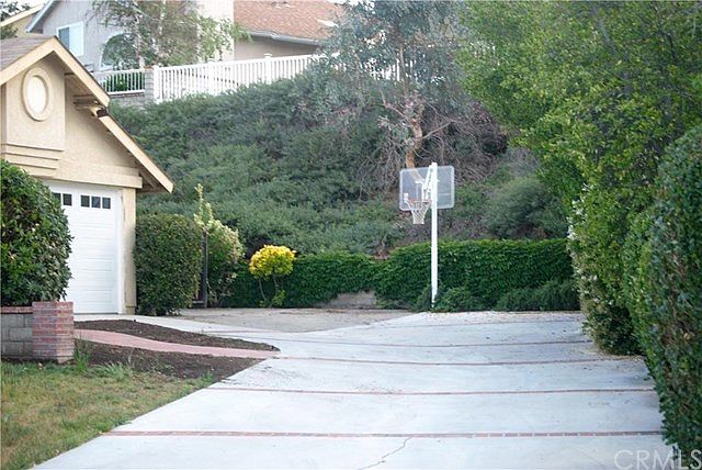 1st image of 22806 Acacia Ct
