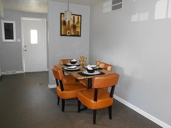 3rd image of 6448 Sandfield Dr