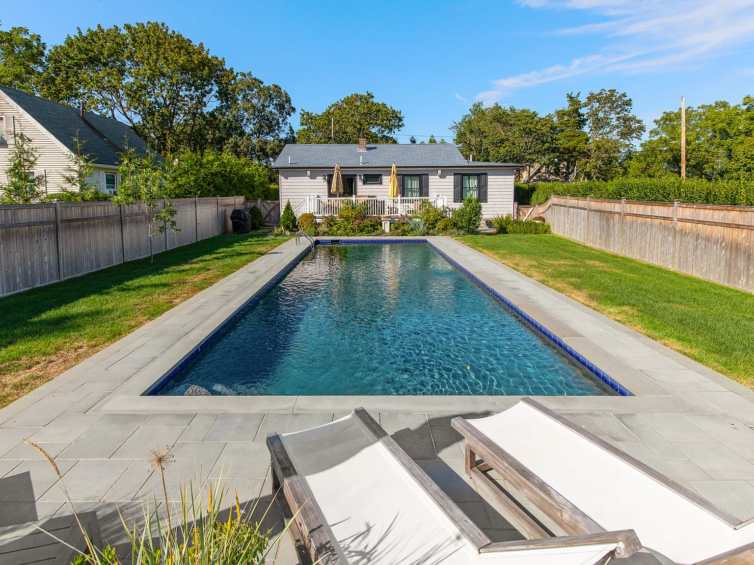 Southampton house with 45 foot long Pool — Photo 3
