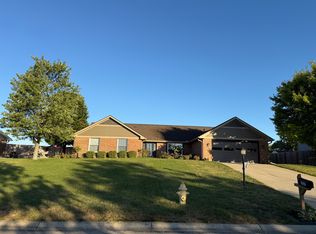 2437 Spicer Dr, Dayton, OH 45431