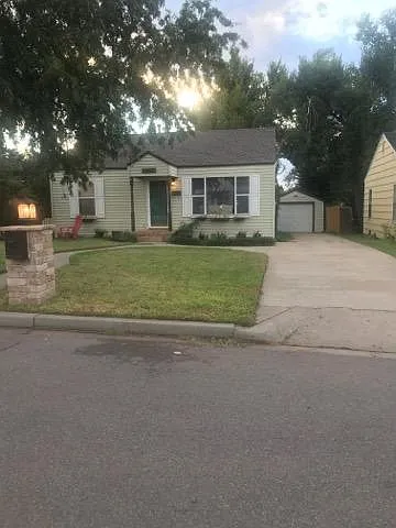 1663 Hillcrest Dr — Photo 1