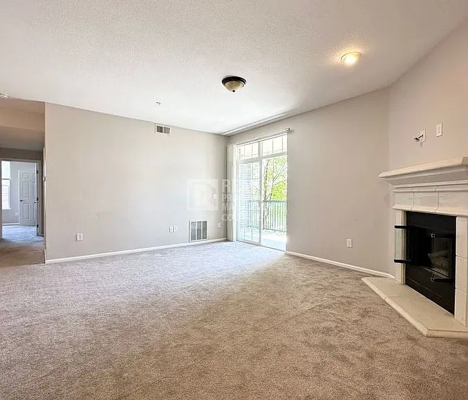 3865 S Dayton St #202 — Photo 3