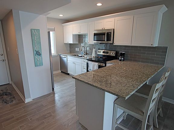 3rd image of 1402 Mazatlan Dr