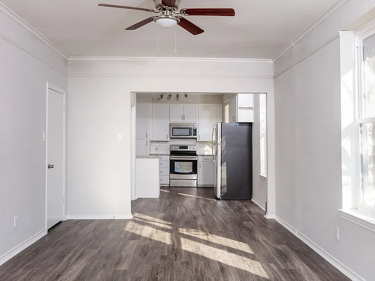 5700 Pershing Ave — Photo 17