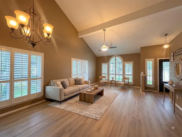 3507 Santa Rosa Ln — Photo 2