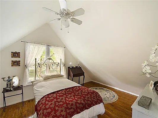 Sold by Exclusive Properties Sotheby's International Realty | media 10